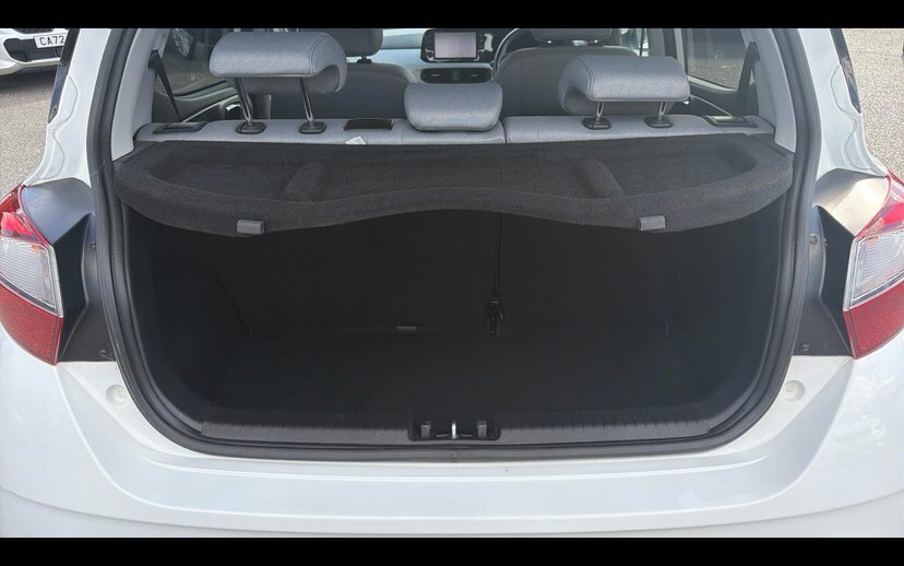 Hyundai I10 Hatchback Green #13