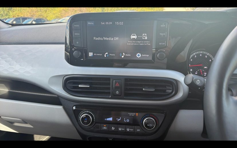 Hyundai I10 Hatchback Green #8