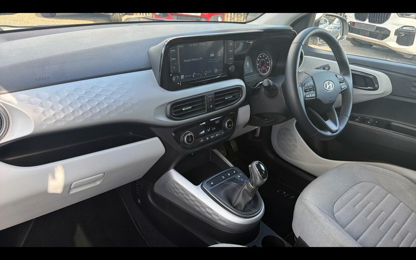 Hyundai I10 Hatchback Green #7