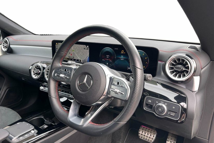 Mercedes-Benz CLA Class 1.3 Cla180 Amg Line Premium Coupe 7G- White #5
