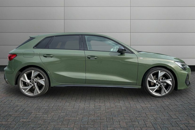 Audi A3 1.5 Tfsi Black Edition Sportback S Tron Green #4