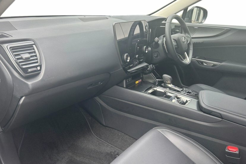Lexus NX 2.5 450H 18.1Kwh Takumi Suv Plug-in Hy Silver #2