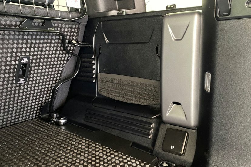 Land Rover Defender 110 D250 X-dynamic S Eiger Grey Grey #47