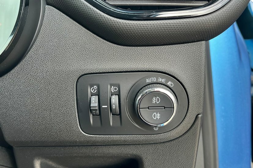 Vauxhall Crossland X Hatchback Black #29