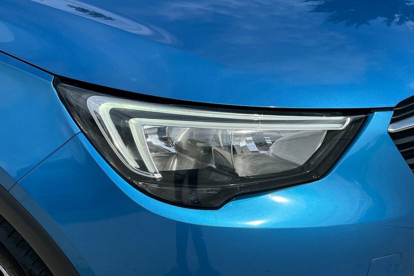 Vauxhall Crossland X Hatchback Black #26