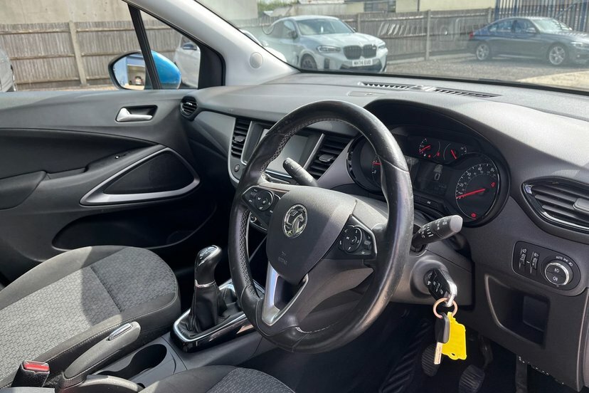 Vauxhall Crossland X Hatchback Black #13