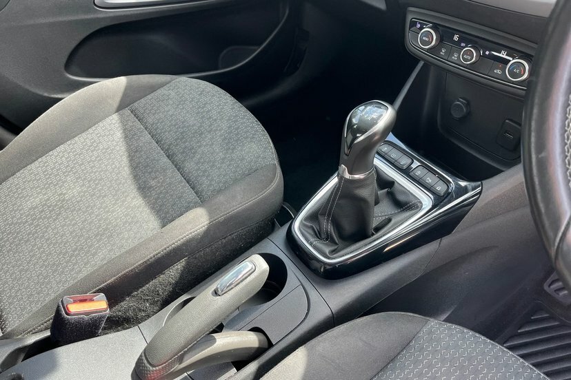 Vauxhall Crossland X Hatchback Black #8