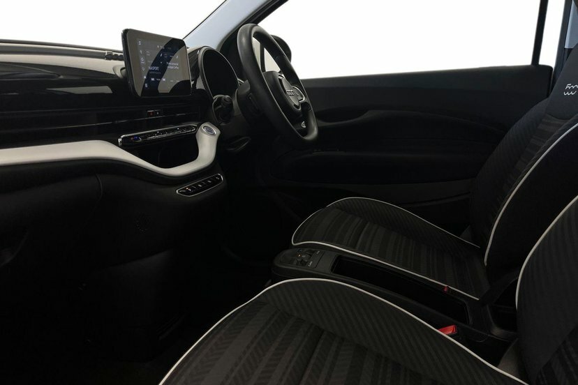 Fiat 500E 42Kwh Passion Hatchback 118 Ps White