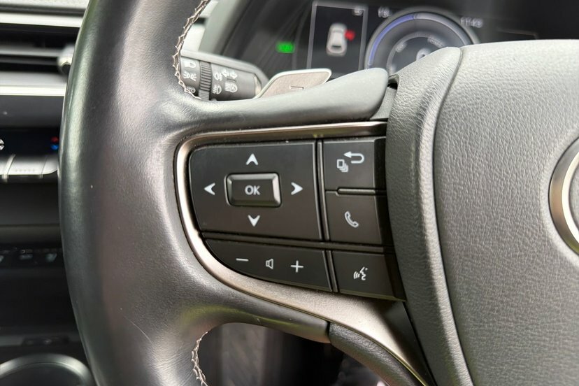 Lexus UX 2.0 250H E-cvt Euro 6 Ss Black #35