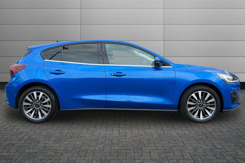Ford Focus 1.0T Ecoboost Mhev Titanium X Hatchback Blue #4