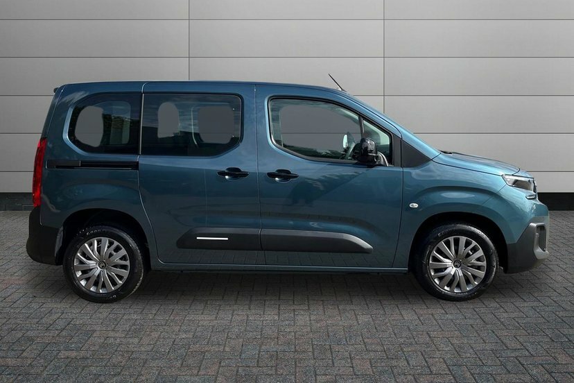 Citroen e-Berlingo 52Kwh Plus M Mpv 11Kw Charger Blue #4