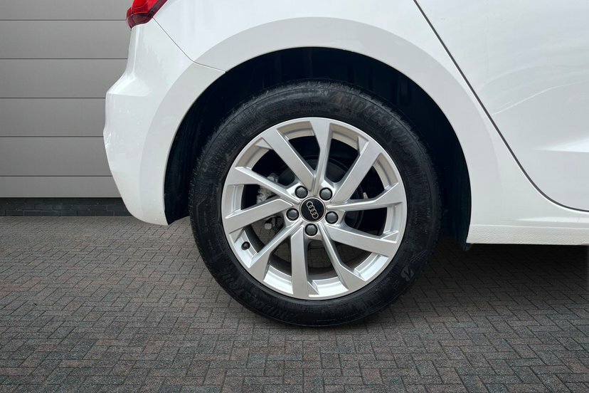 Audi A1 1.0 Tfsi 30 Sport Sportback S Tronic 1 White #5