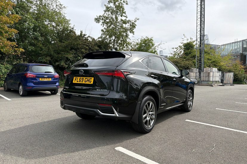 Lexus NX 2.5 300H Takumi Pan Silver #38