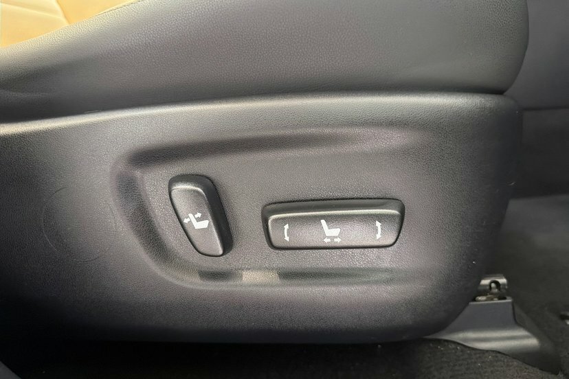 Lexus NX 2.5 300H Takumi Pan Silver #17