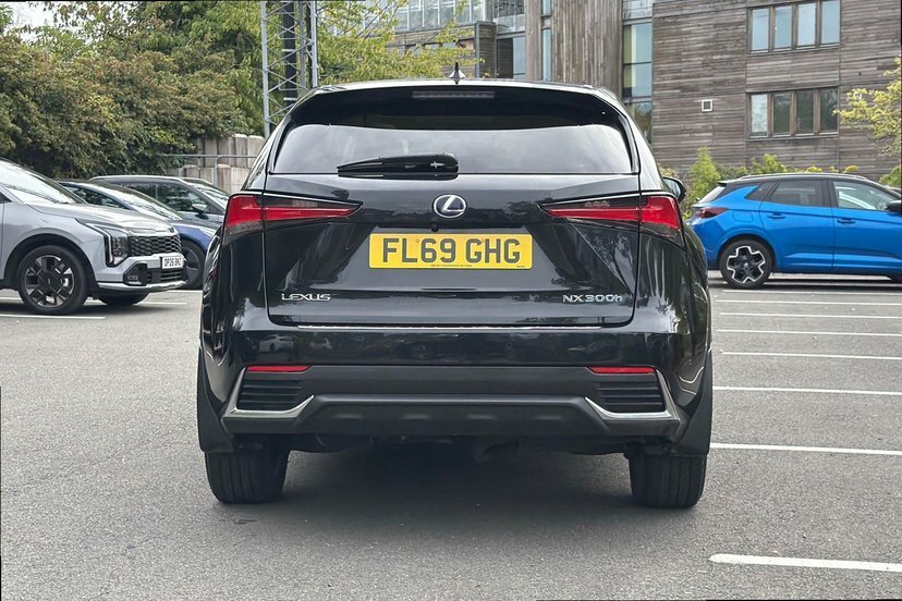 Lexus NX 2.5 300H Takumi Pan Silver #12