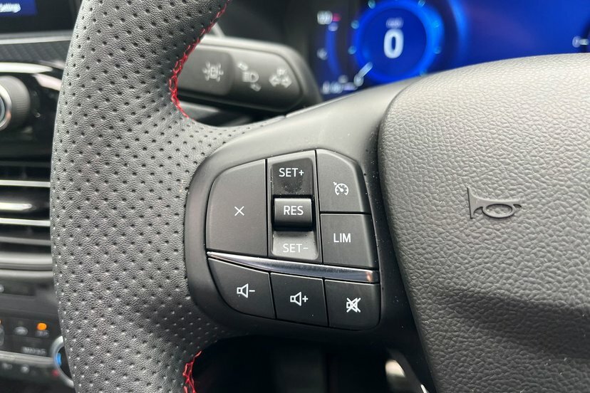 Ford Kuga 2.5L St-line X Red #31