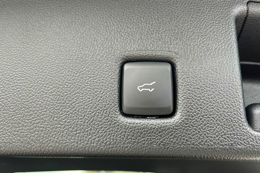 Ford Kuga 2.5L St-line X Red #13
