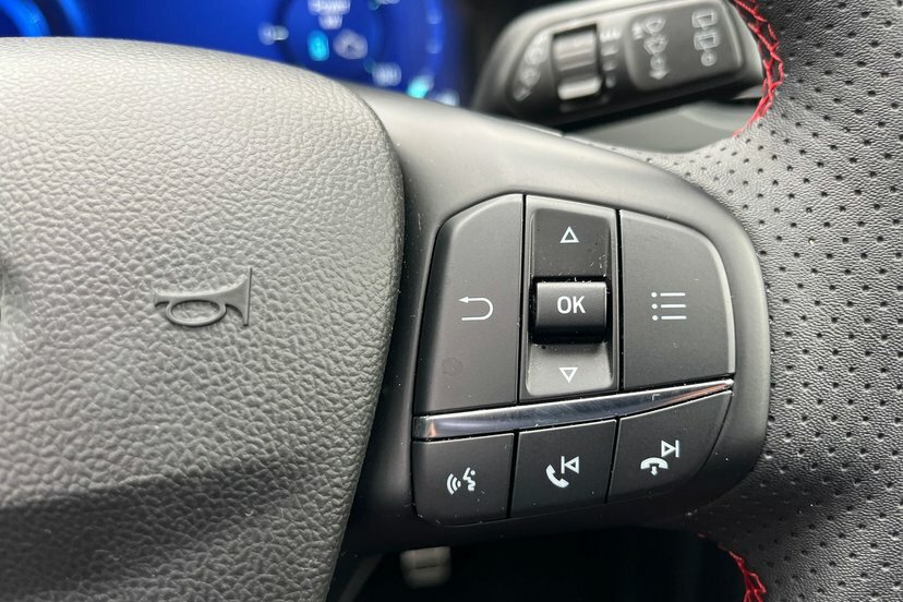 Ford Kuga 2.5L St-line X Red #32