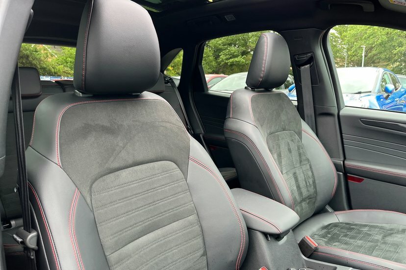 Ford Kuga 2.5L St-line X Red #25