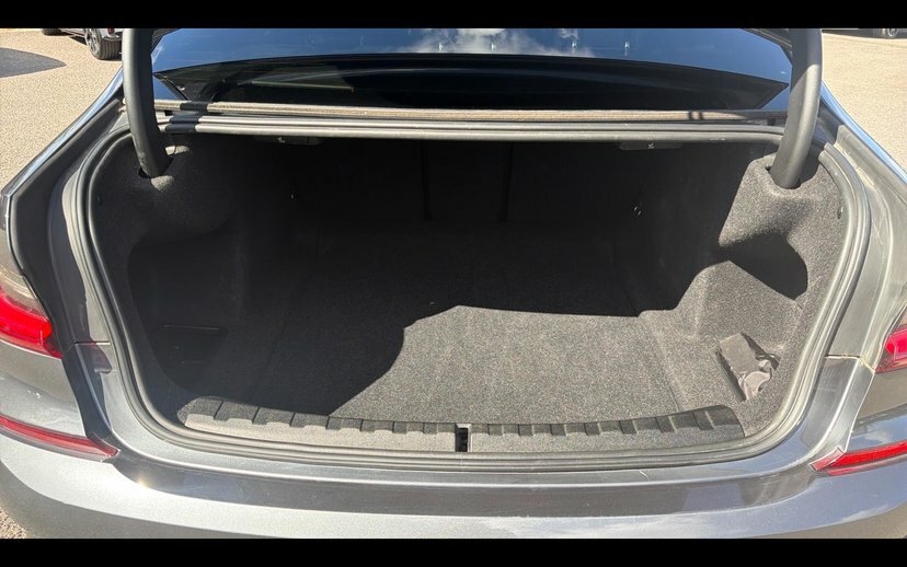 BMW 3 Series Saloon White #13