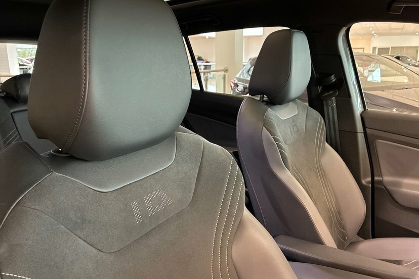 Volkswagen ID.4 Pro 77Kwh Match Grey #24