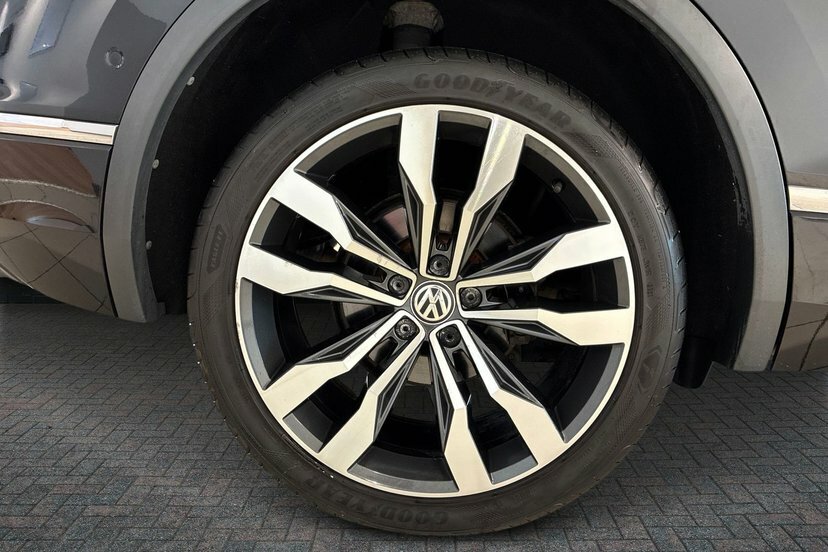 Volkswagen Tiguan Allspace 2.0 Tsi R-line Tech Suv Dsg 4Motion 22 Black #5