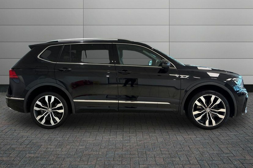 Volkswagen Tiguan Allspace 2.0 Tsi R-line Tech Suv Dsg 4Motion 22 Black #4