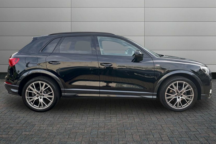 Audi Q3 1.5 Tfsi Cod 35 Black Edition Suv Manua Black #4