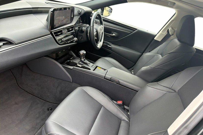 Lexus ES 2.5 300H Premium Edition Saloon Hybrid Black #2