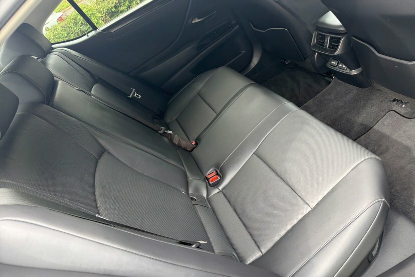 Lexus ES 300H 2.5 Cvt Premium Edition Black #25