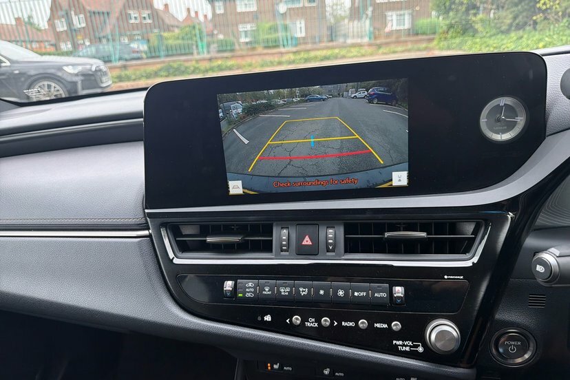 Lexus ES 300H 2.5 Cvt Premium Edition Black #16