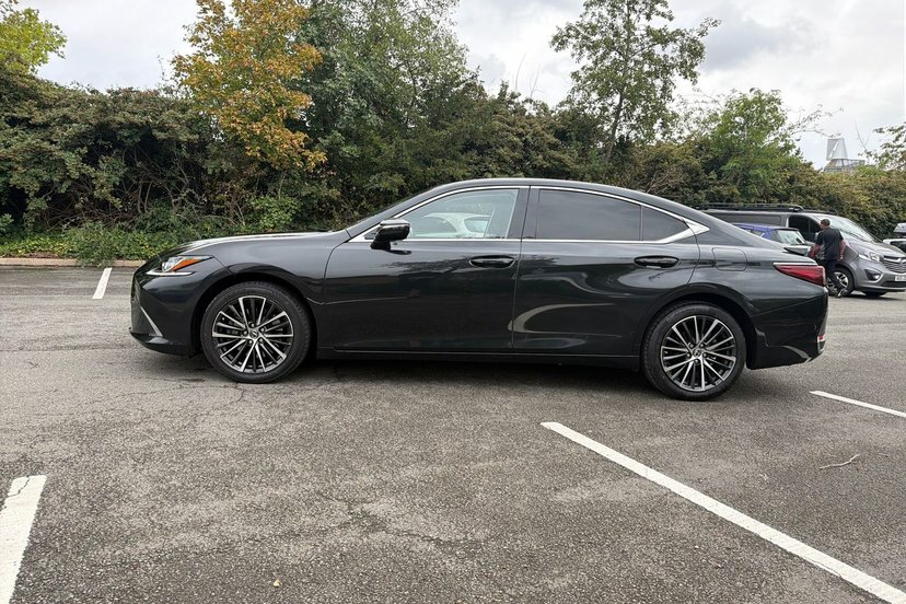 Lexus ES 300H 2.5 Cvt Premium Edition Black #14