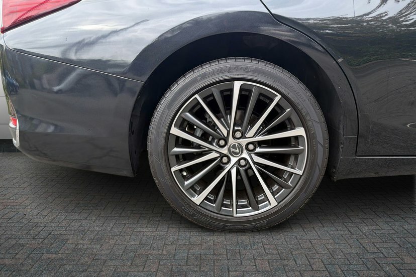 Lexus ES 2.5 300H Premium Edition Saloon Hybrid Black #5