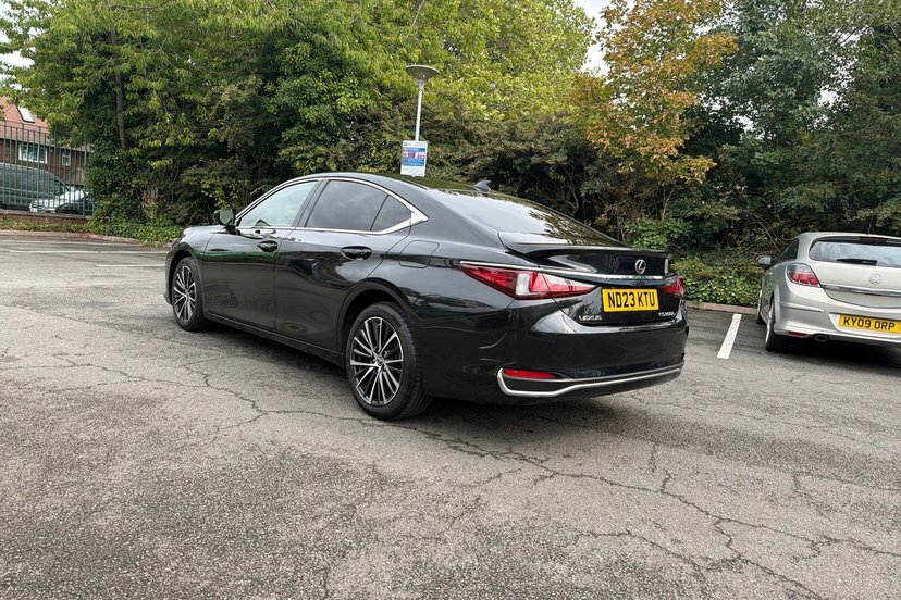Lexus ES 300H 2.5 Cvt Premium Edition Black #28