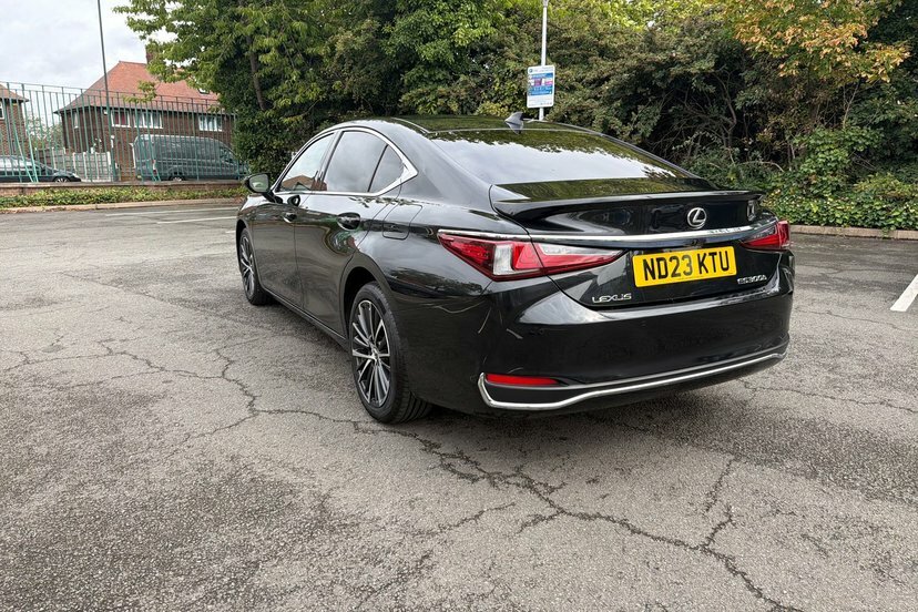 Lexus ES 300H 2.5 Cvt Premium Edition Black #27