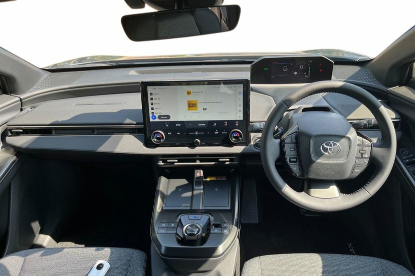 Toyota bZ4X 73.1Kwh Design Suv 224 Ps Silver #5