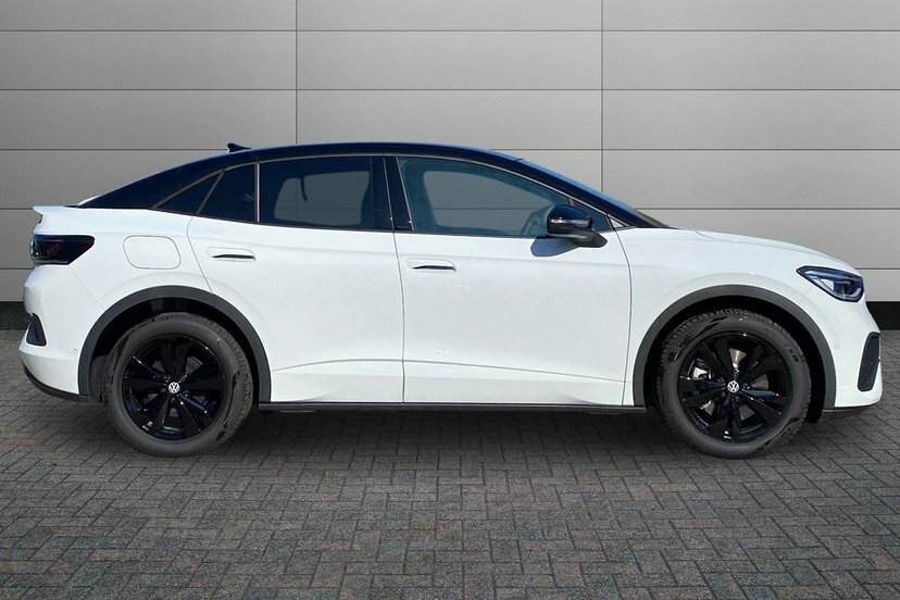 Volkswagen ID.5 Pro 77Kwh Black Edition Suv 286 Black #4