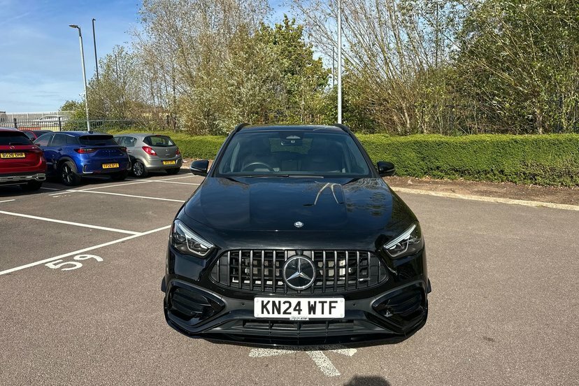 Mercedes-Benz GLA Class Amg Line Black #53