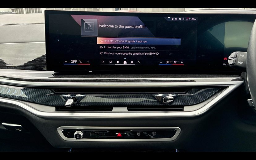 BMW X7 M Sport Black #8