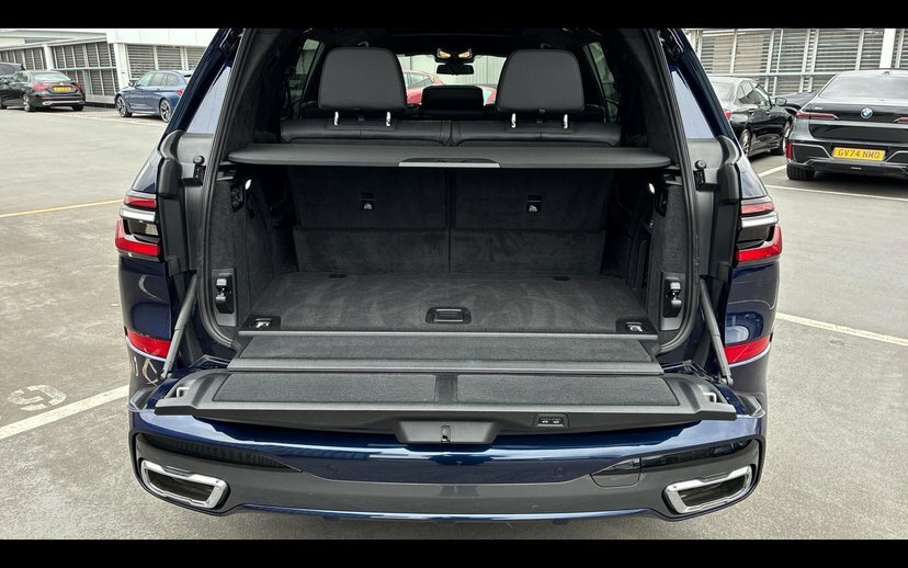 BMW X7 M Sport Black #13
