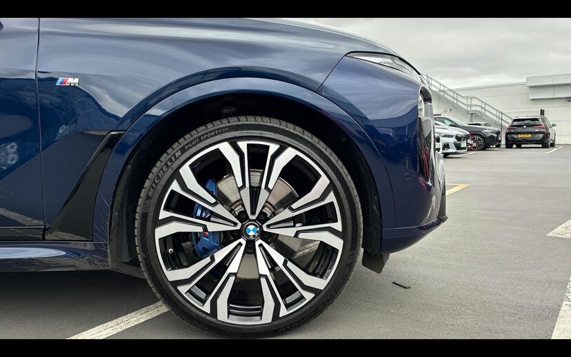 BMW X7 M Sport Black #14