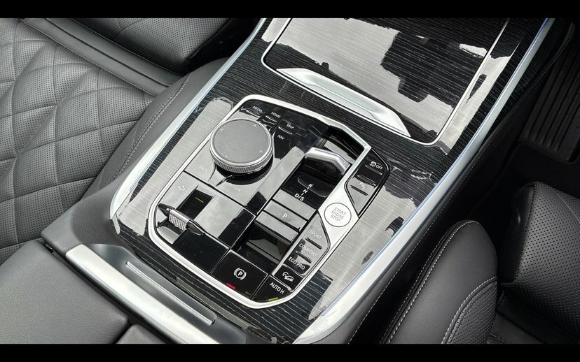 BMW X7 M Sport Black #10