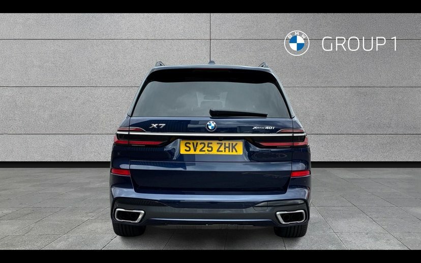 BMW X7 M Sport Black #15