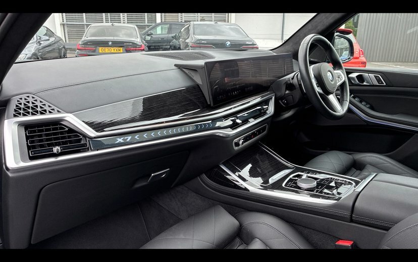 BMW X7 M Sport Black #7