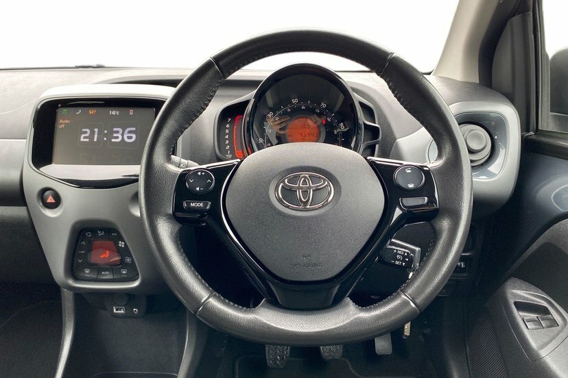 Toyota Aygo 1.0 Vvt-i X-plore Hatchback 71 Grey #6