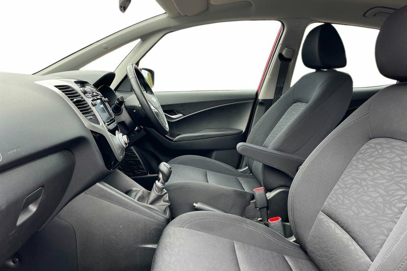 Hyundai Ix20 1.6 Se Nav Hatchback 125 Ps Red #2