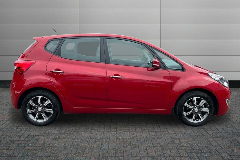 Hyundai Ix20 1.6 Se Nav Hatchback 125 Ps Red #4