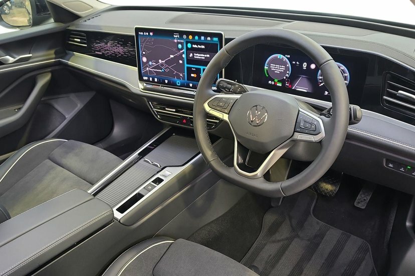Volkswagen Passat 1.5 Tsi Ehybrid 19.7Kwh Elegance Estate Black #6