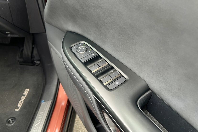 Lexus RZ 450E 71.4Kwh Premium Direct4 Blue #11