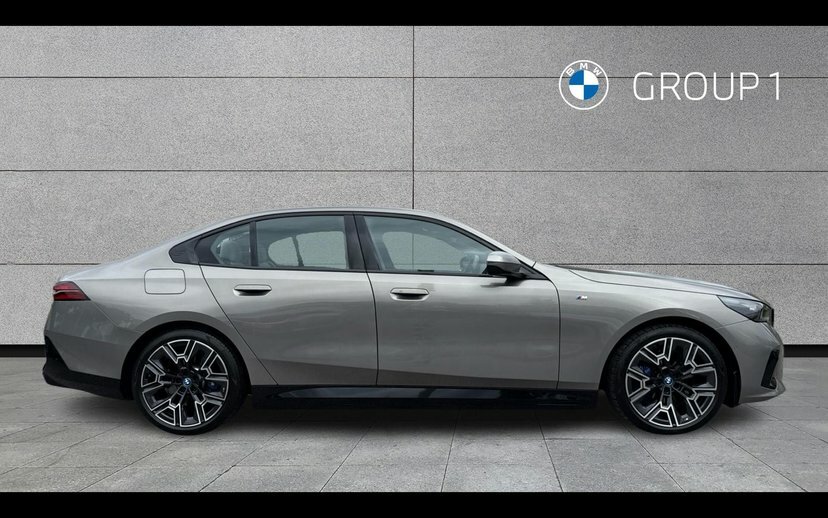 BMW i5 250Kw Edrive40 M Sport Pro 84Kwh Tech Blue #3